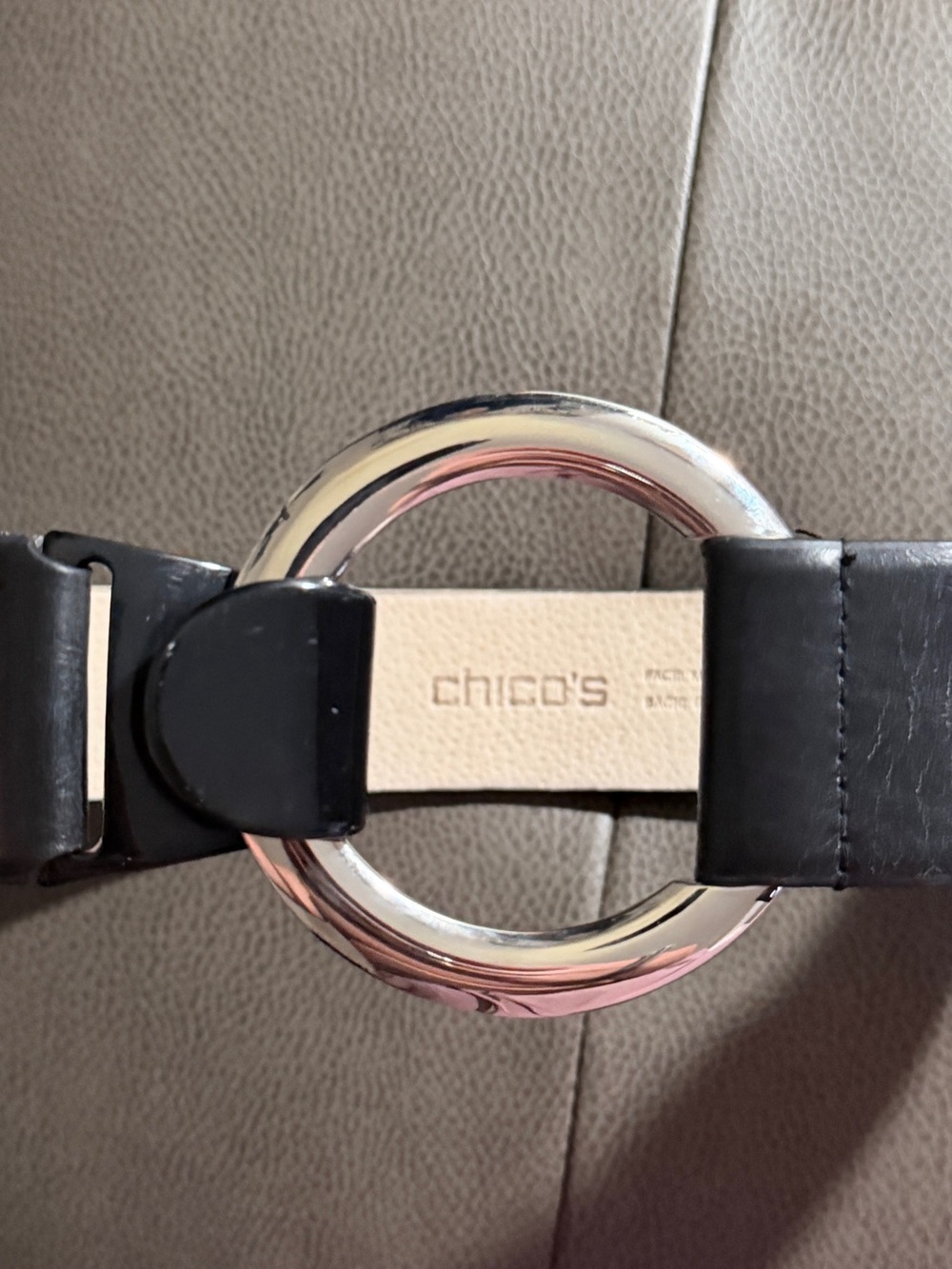 Chicos Black Leather Shoulder Bag with Silver Ring Detail - Picture 7 of 7